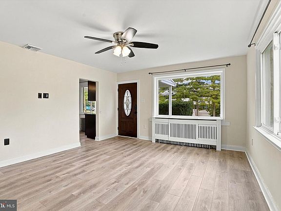 5th image of 1509 Colwell Ln