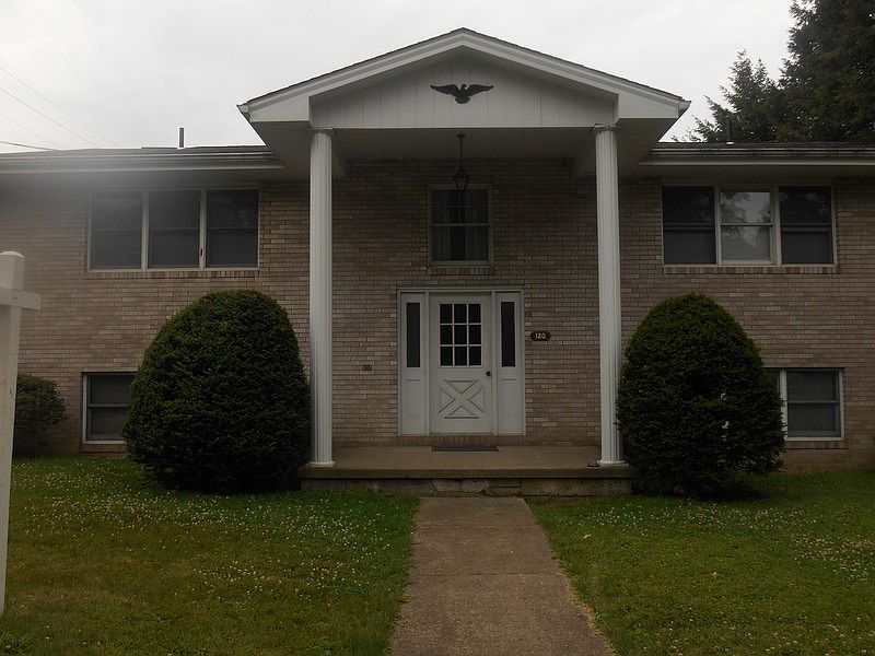 1st image of 120 W Pine St