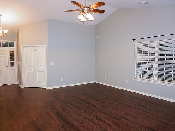 4th image of 15558 Sibley Ln