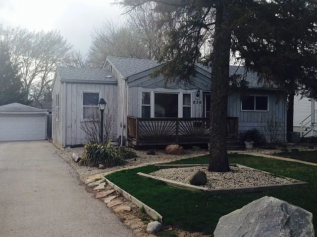 836 S Charlotte St photo 1