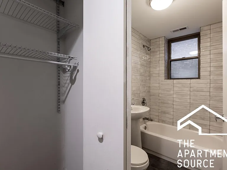 939 W Winona St #207 — Photo 11