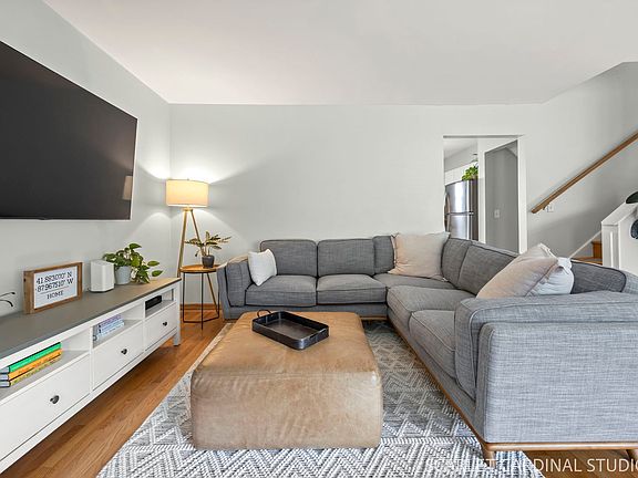 5th image of 434 E Highland Ave