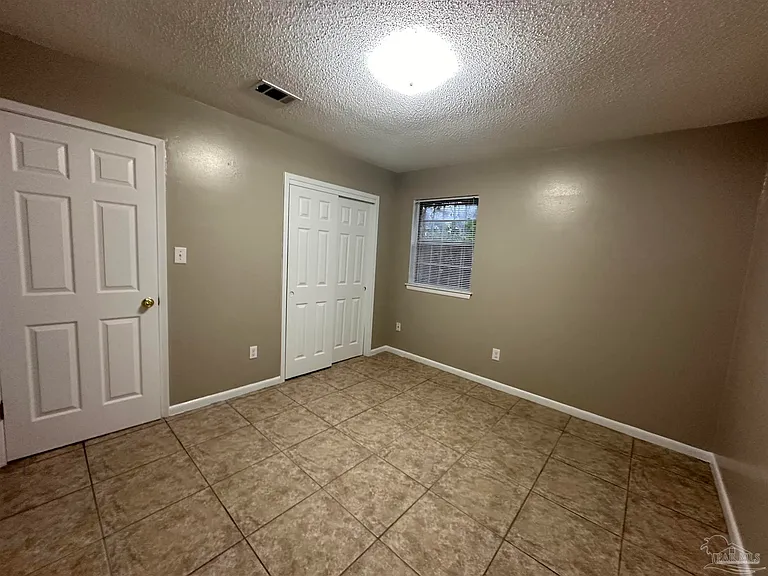 2810 Donley St — Photo 8