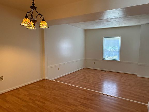 3rd image of 2709 Newton Ct