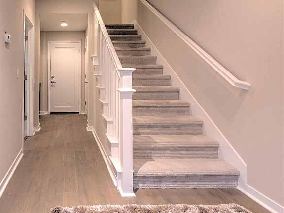 3rd image of 982 Cassia Pl
