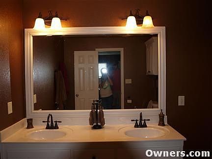 Master bathroom w/double vanity.