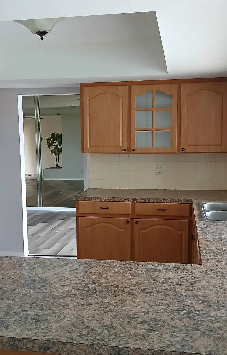 4 bed, 2.0 bath, 1930 sqft, $2,895 — Photo 4