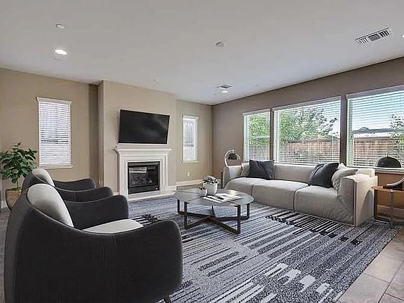 5th image of 1376 Quigley Ct
