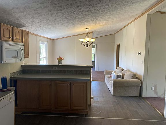 3rd image of 148 Rose Hill Ln