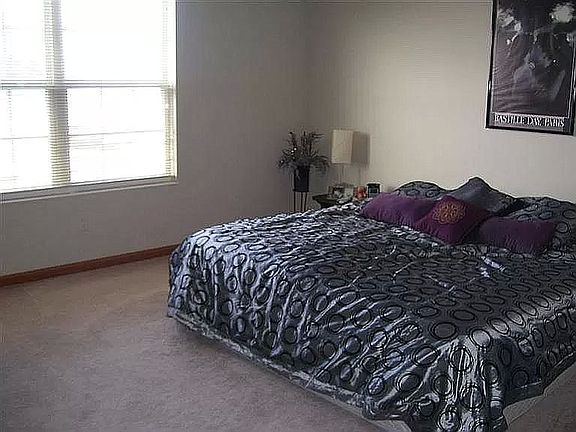 5th image of 812 Caribou Ct