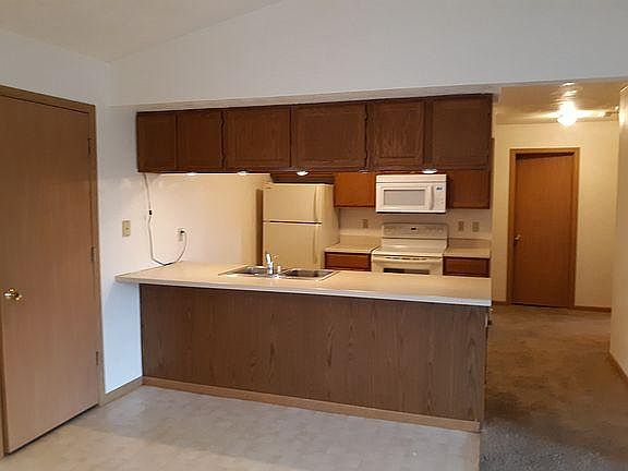 3rd image of 4901 Pine Meadow Pkwy #4