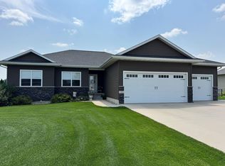 334 Limerick Dr, Jesup, IA 50648