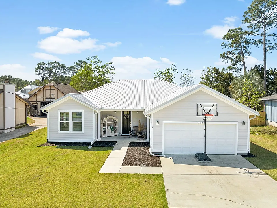 166 Manistee Dr