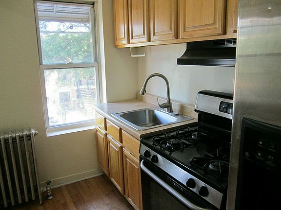 4th image of 536 Lafayette Ave APT 3