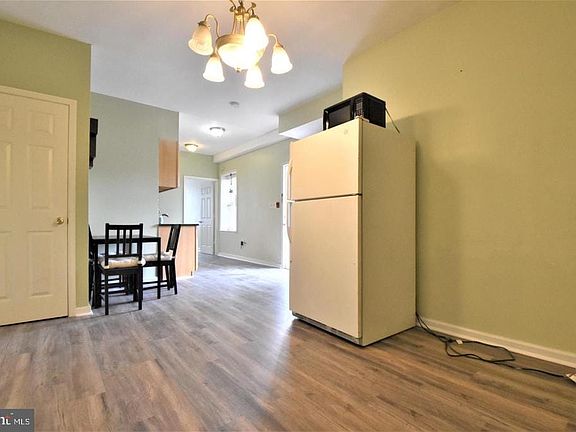 4th image of 1224 Summer St #1