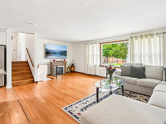 2nd image of 5733 Rose Ct
