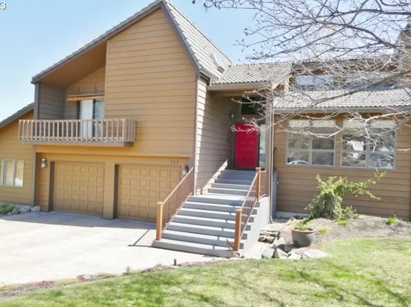 711 Highland Dr, La Grande, OR 97850