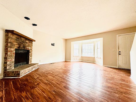 4th image of 3228 Lakeford Dr
