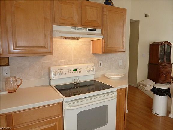 2nd image of 2627 Edgebrook Xing