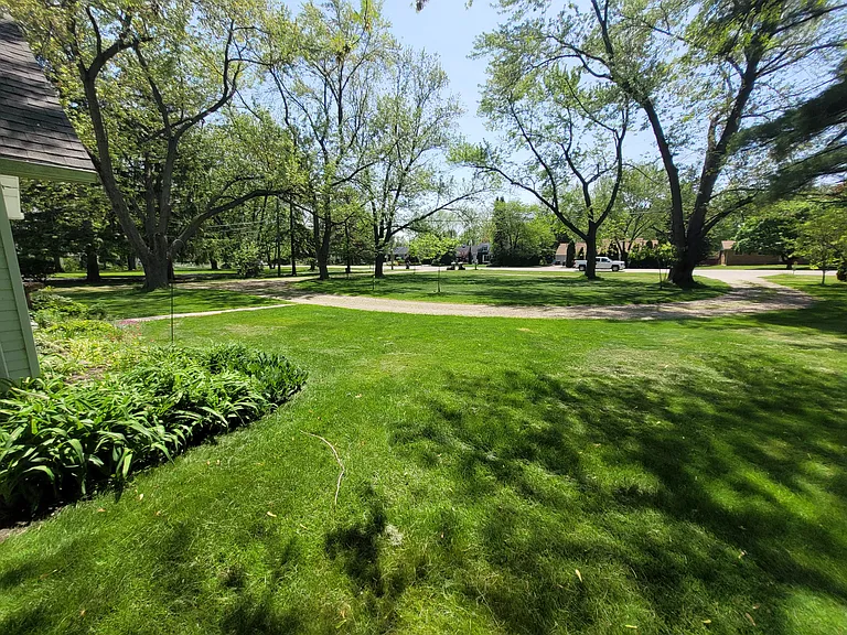 370 W Square Lake Rd — Photo 2