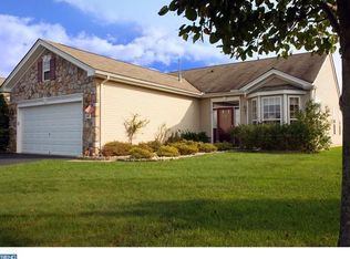 30 Vandevere Ln, Columbus, NJ 08022