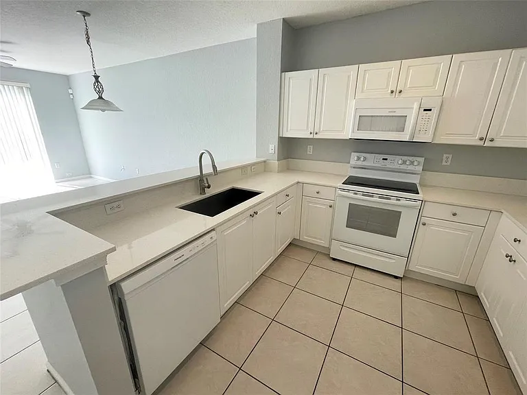 6301 Landings Ter — Photo 19
