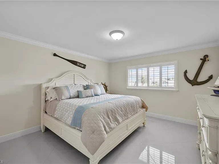 2100 Gulf Shore Blvd N #212 — Photo 18