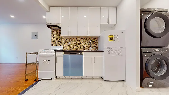 Rented by Bond New York | media 20