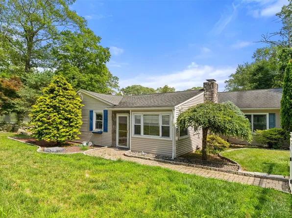 15 Cricket Lane, Mahopac, NY 10541