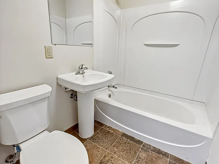 The Homewood Apartments — Photo 9