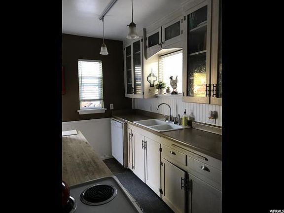 2nd image of 2506 S Green St