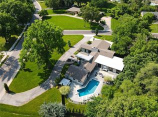 8440 Roe Ave, Prairie Village, KS 66207