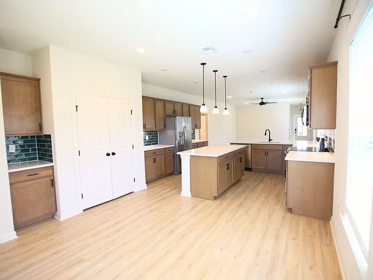 10726 Sky Creek Ln — Photo 4