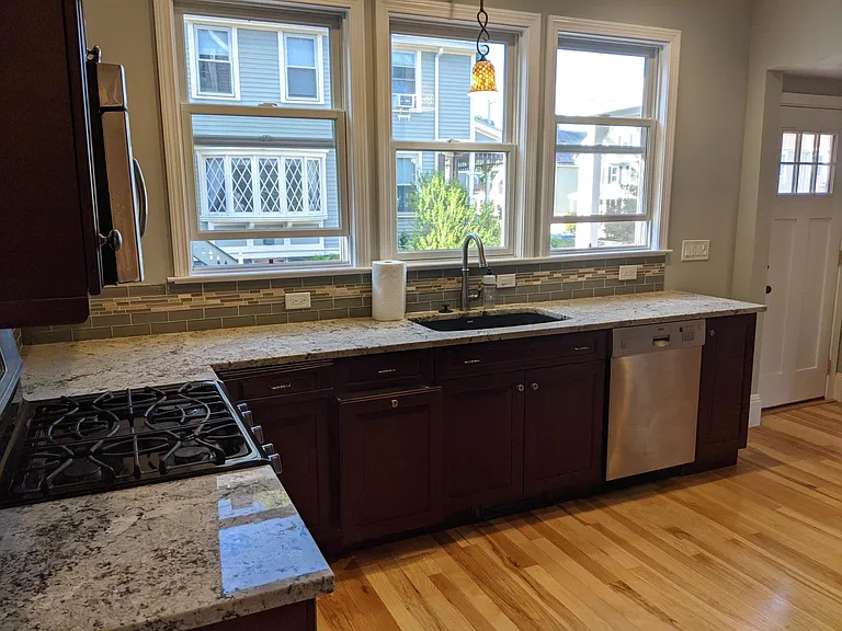 1008 Main St #1 — Photo 2