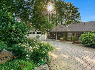 6250 W Mercer Way UNIT W, Mercer Island, WA 98040