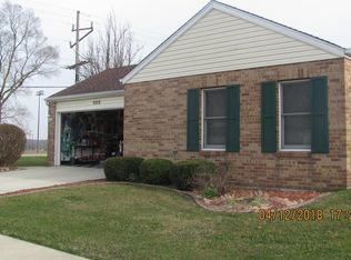 303 Amber Ln, Lowell, IN 46356