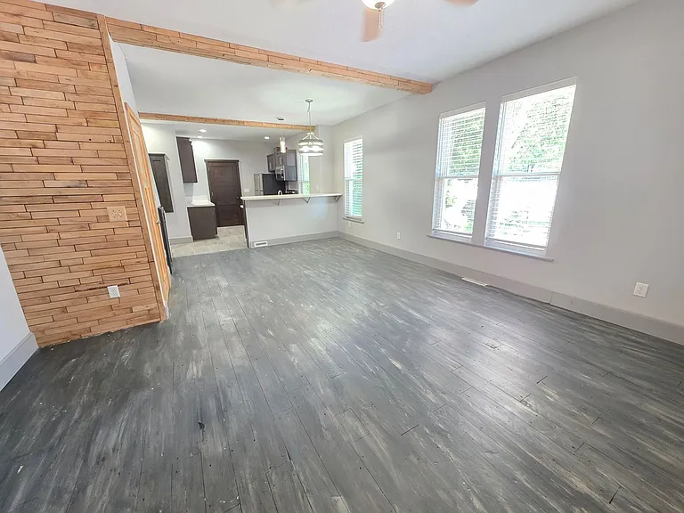 920 2nd Ave S #922 — Photo 3