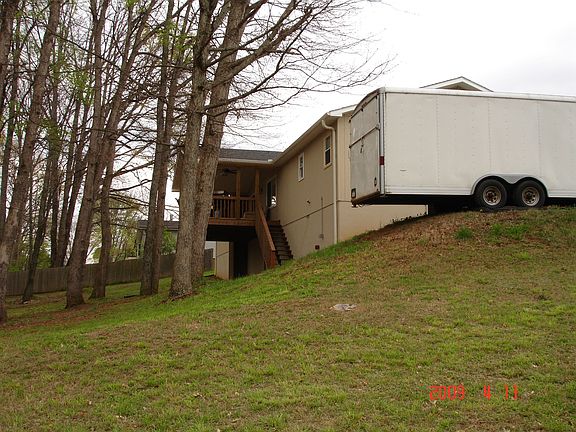 4th image of 1101 Spanish Oak Dr