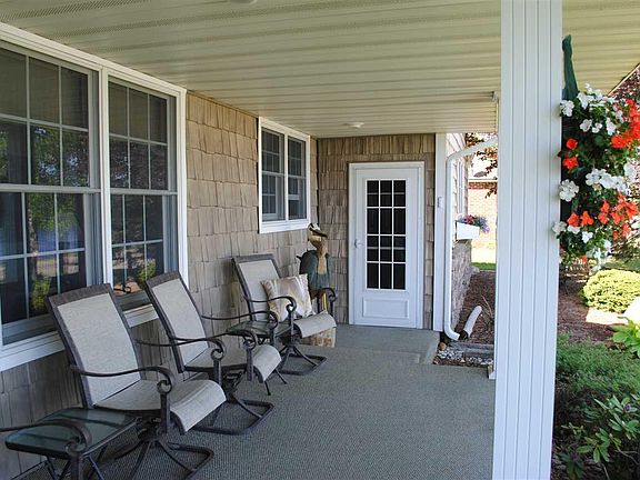 3rd image of 2107 Sunnyside Dr