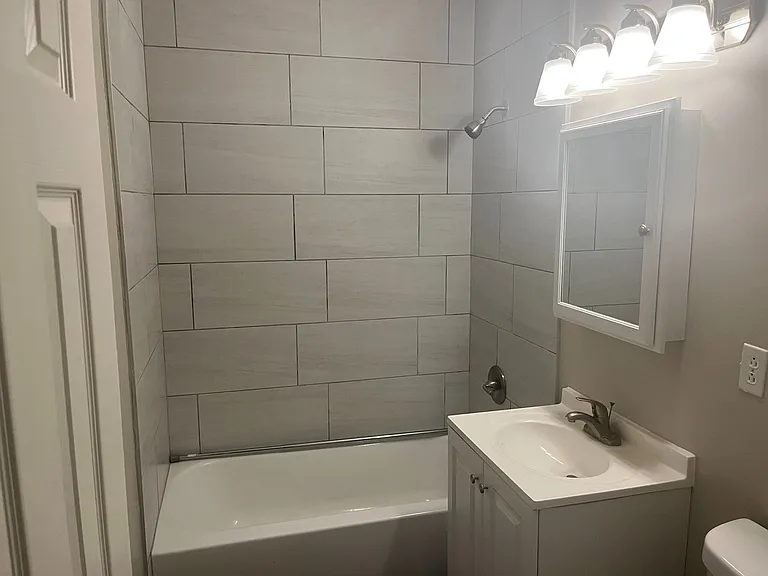 Campus Apartments — Photo 15