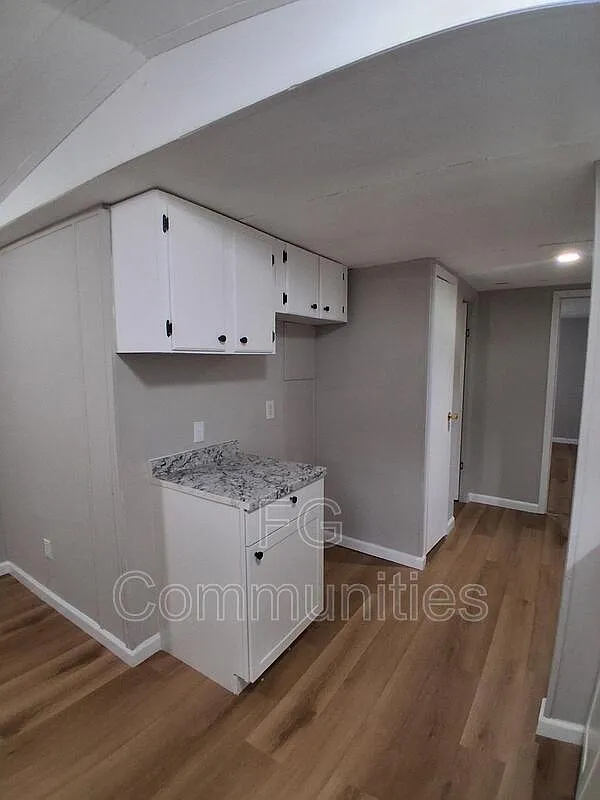 3 bed, 2.0 bath, $1,050 — Photo 4