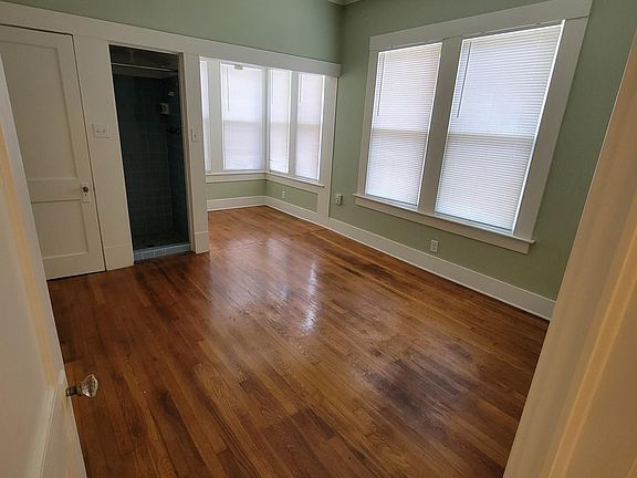 5th image of 945 Woodland St