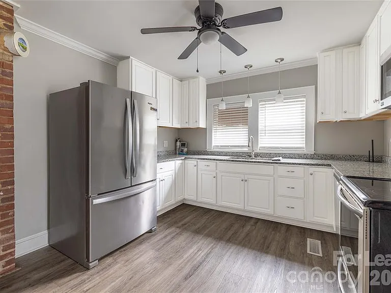 123 E 2nd St — Photo 9