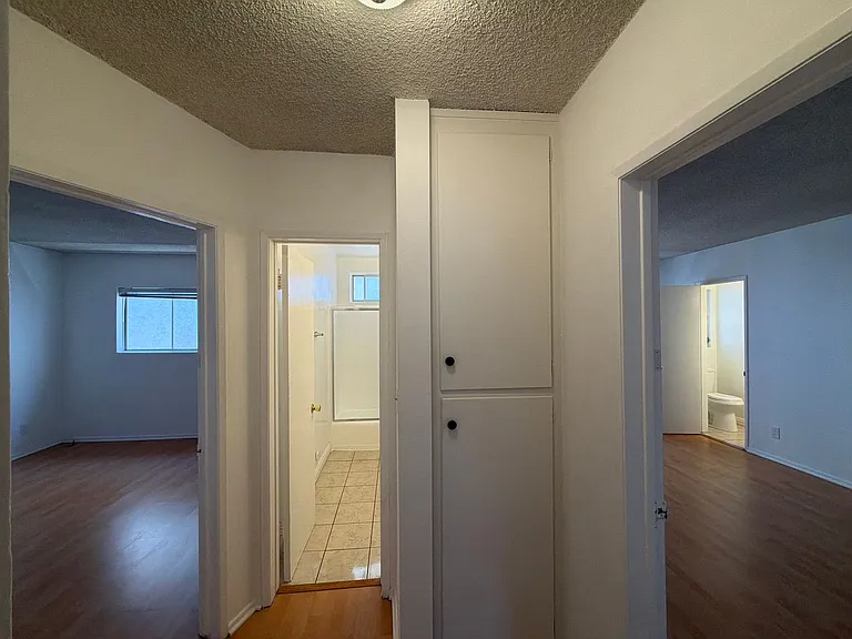 1603 Granville Ave — Photo 14