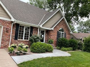 65 Beech Ave, York, NE 68467