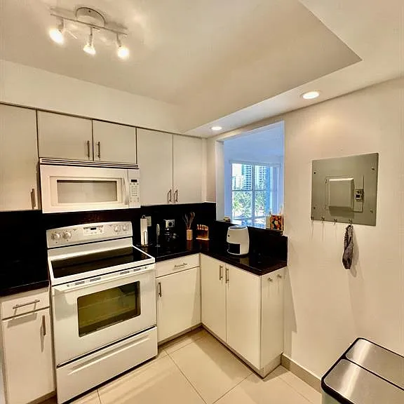 17570 Atlantic Blvd #416 — Photo 13
