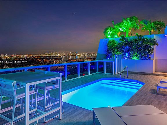 3rd image of 4775 Collins Ave #Ts4404