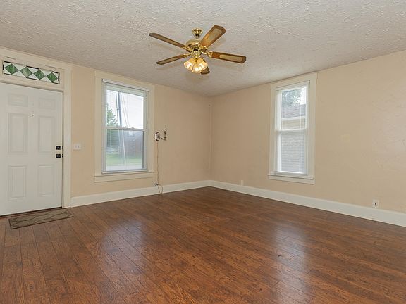 3rd image of 305 E Vine St