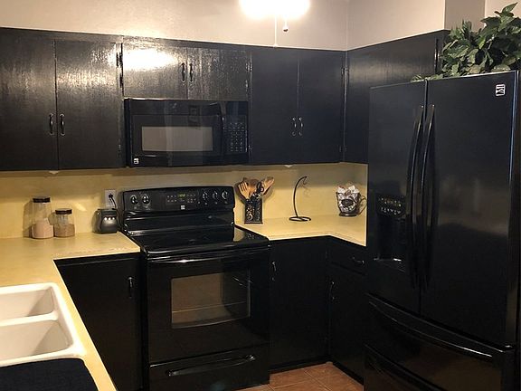 5th image of 111 E 22nd St
