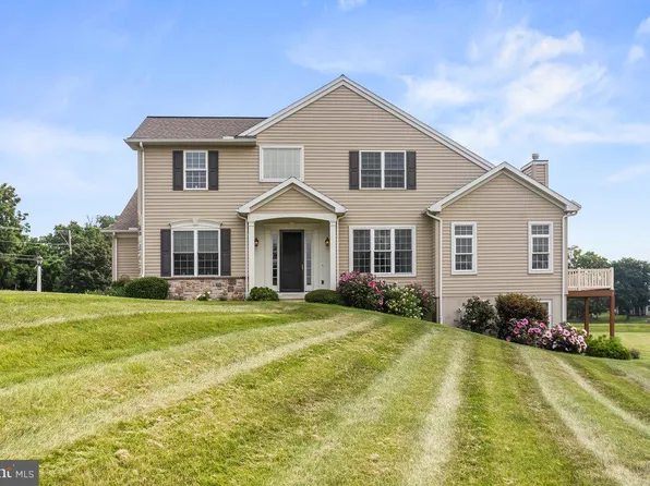 427 Carmella Dr, Mechanicsburg, PA 17050